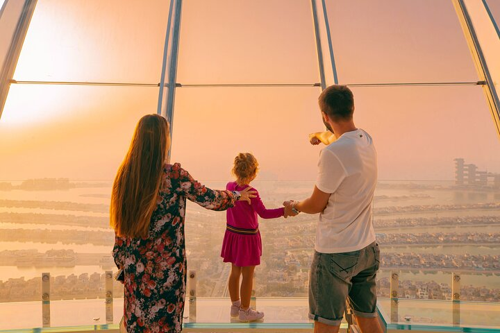 Experience breathtaking views from the 52nd floor of the Palm Tower where family memories are made against the stunning backdrop of Palm Jumeirah and the Arabian Gulf.